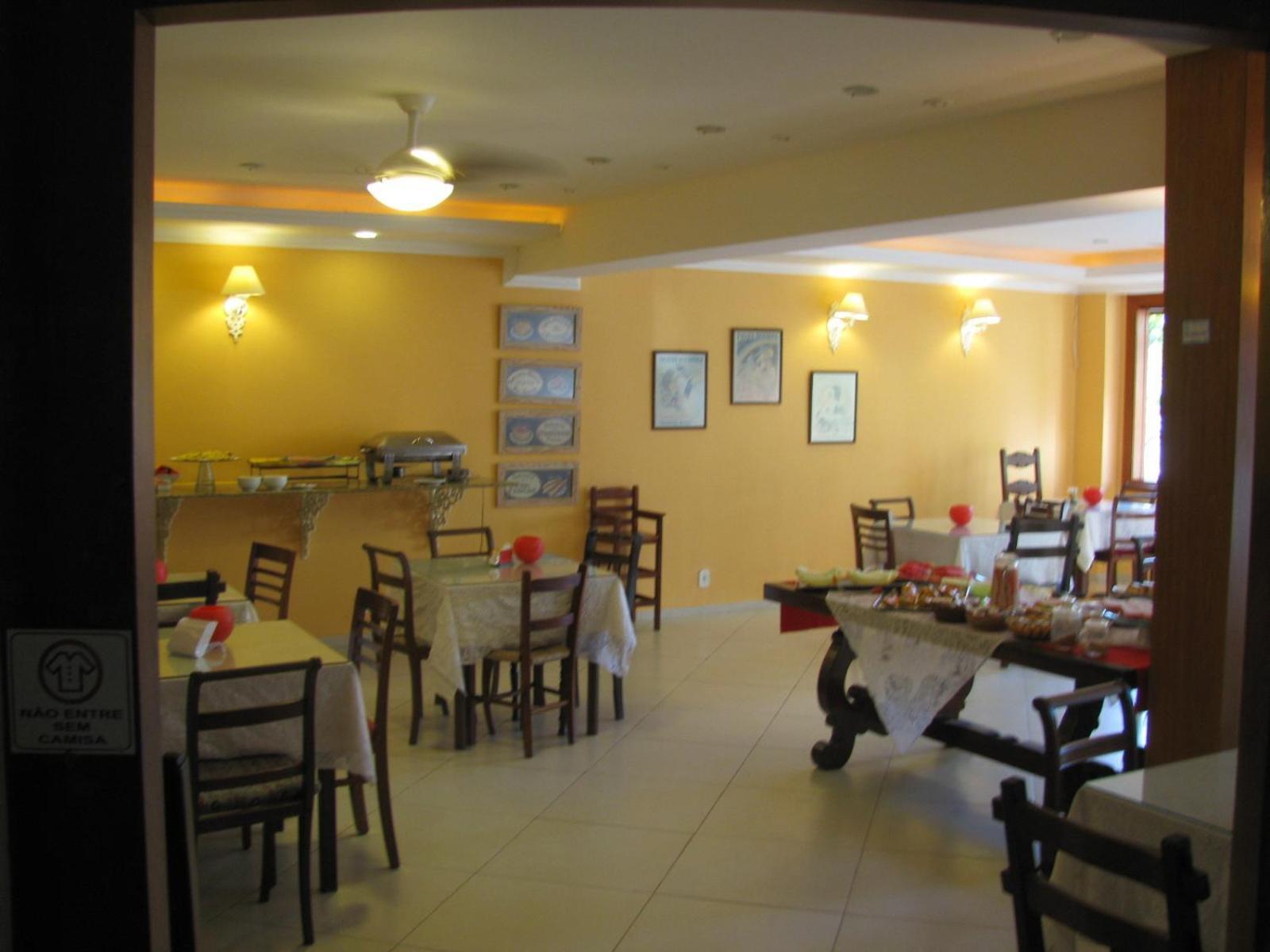 Hotel La Brise Cabo Frio Esterno foto
