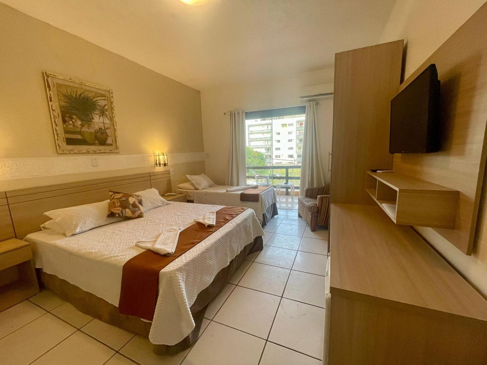 Hotel La Brise Cabo Frio Esterno foto